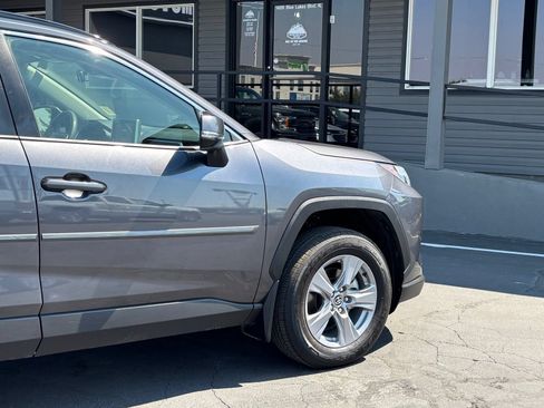 Used 2025 Toyota RAV4 XLE AWD/4WD image 4