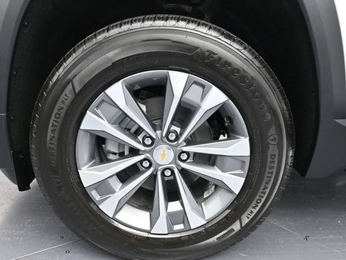 New 2026 Chevrolet Equinox LT w/ Convenience Package II FWD image 17