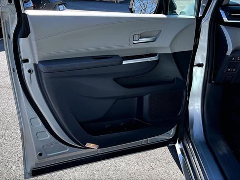 Certified 2024 Toyota Sienna XLE image 22