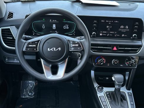 Used 2026 Kia Seltos LX AWD/4WD image 13