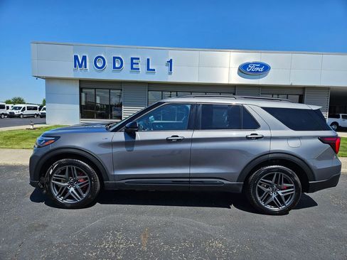 Used 2025 Ford Explorer ST-Line w/ ST-Line Street Pack AWD/4WD image 1