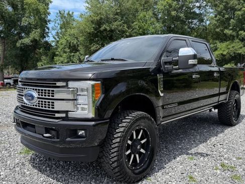 Used 2018 Ford F250 Platinum w/ Platinum Ultimate Package AWD/4WD image 3