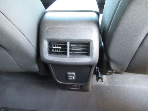 Used 2020 Chevrolet Equinox LT FWD image 31