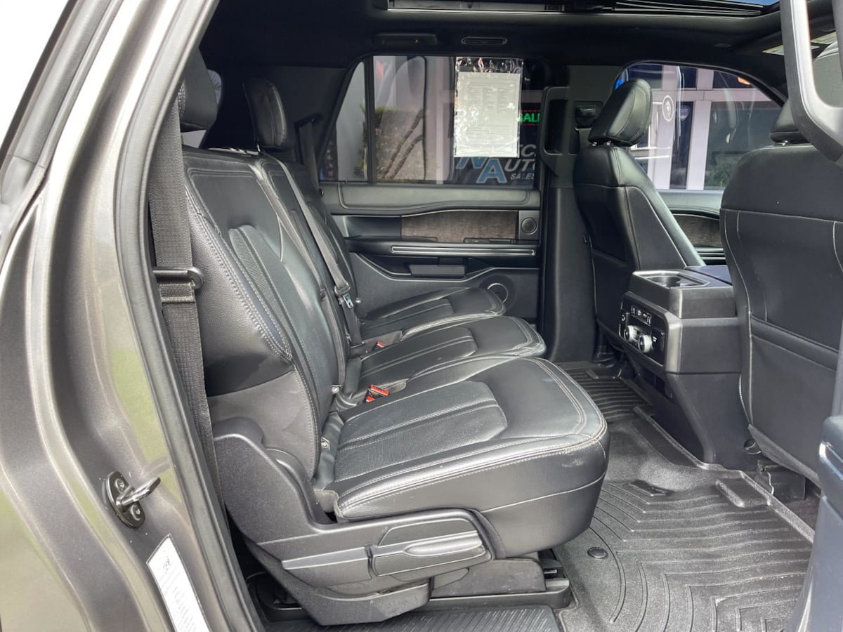 Used 2021 Ford Expedition Max Limited RWD image 30