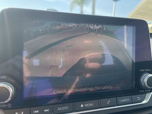 Used 2023 Nissan Altima 2.5 SV FWD image 13