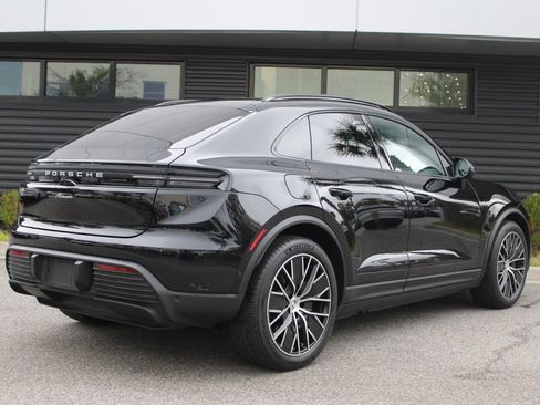 Used 2025 Porsche Macan Electric image 7