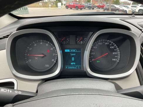 Used 2017 Chevrolet Equinox LT FWD image 27