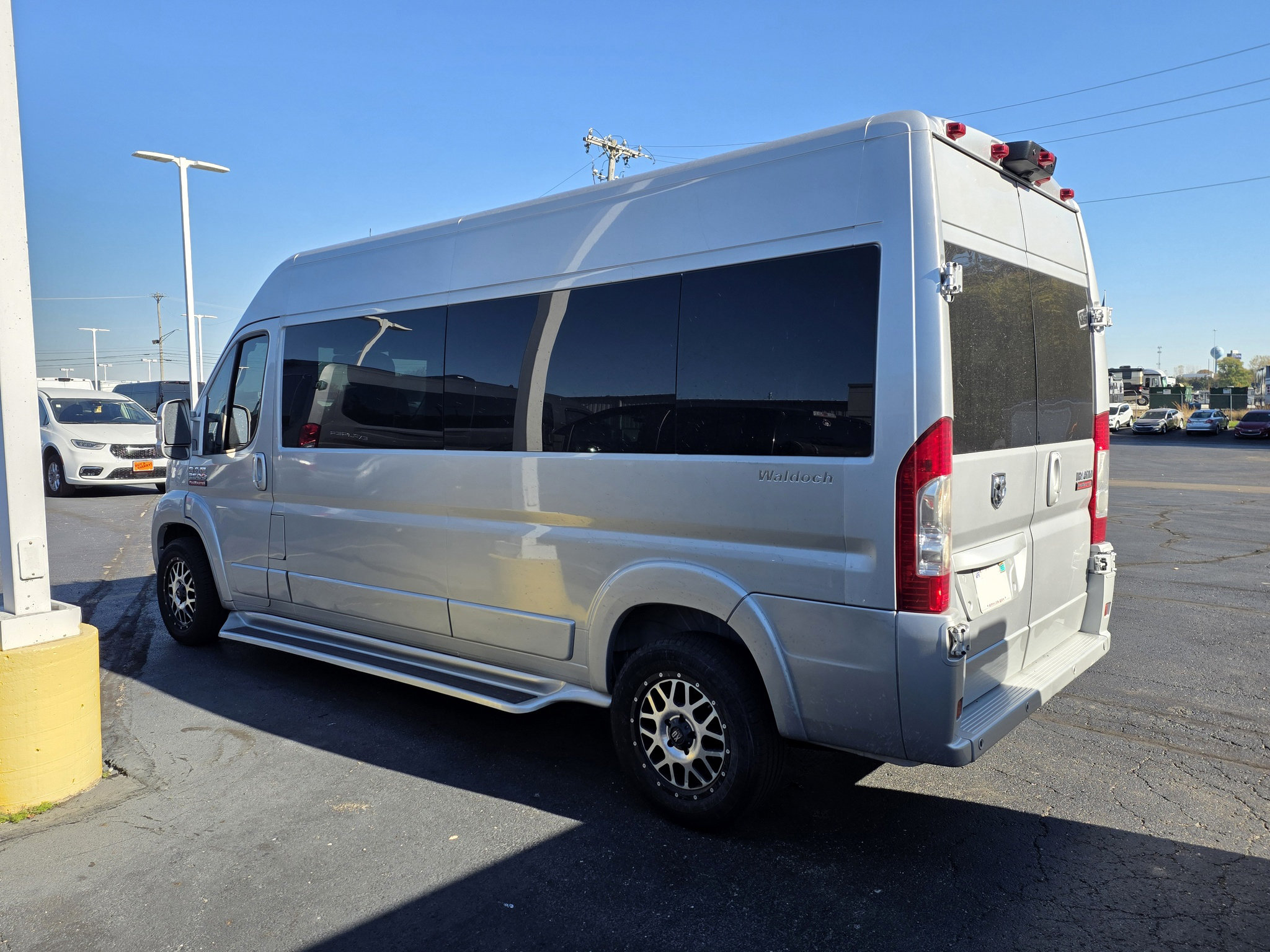 Used 2018 RAM ProMaster 2500 w/ Premium Appearance Group FWD image 5