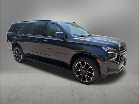 Used 2024 Chevrolet Suburban RST w/ Luxury Package AWD/4WD image 7