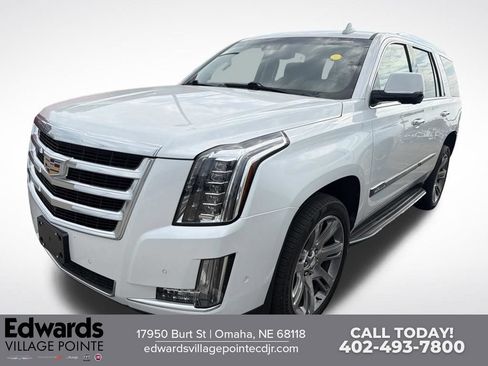 Used 2017 Cadillac Escalade Luxury AWD/4WD image 1