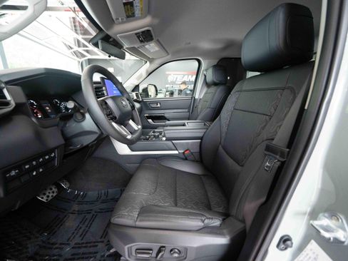 Used 2023 Toyota Tundra Limited w/ TRD Off-Road Package AWD/4WD image 9
