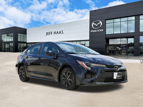 Used 2024 Toyota Corolla LE FWD image 4