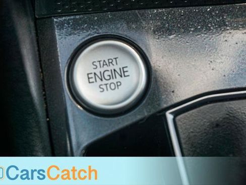 Used 2021 Volkswagen Tiguan SE FWD image 37