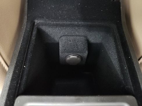 Used 2024 Cadillac XT4 Luxury w/ Cold Weather Package image 28