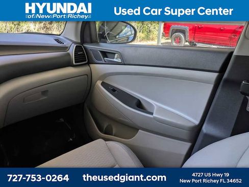 Used 2021 Hyundai Tucson Value FWD image 17