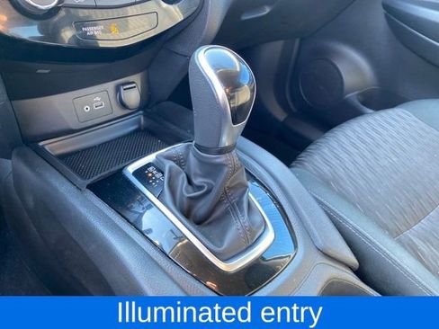 Used 2020 Nissan Rogue SV image 10