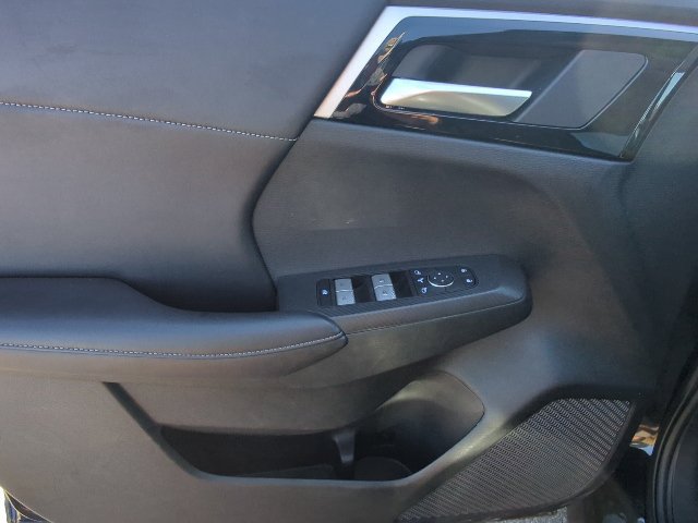 Used 2024 Mitsubishi Outlander AWD image 12