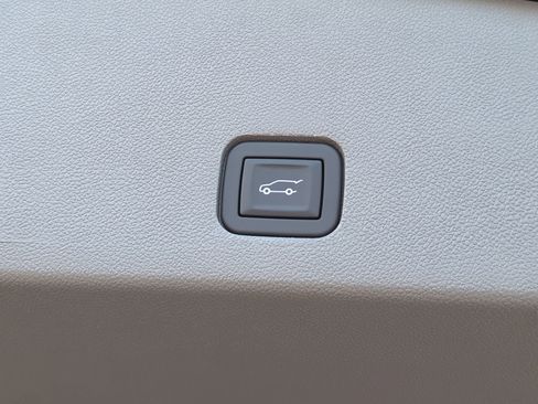 New 2025 Cadillac XT6 Premium Luxury image 33