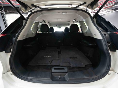 Used 2017 Nissan Rogue SV w/ SV Premium Package AWD/4WD image 28