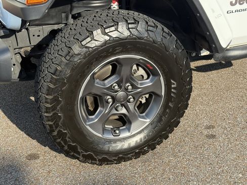 Used 2020 Jeep Gladiator Rubicon w/ Dual Top Group image 19