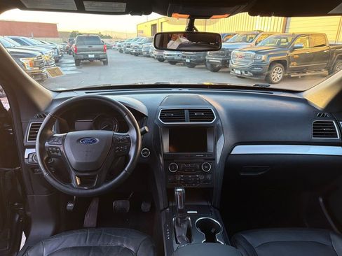 Used 2017 Ford Explorer XLT w/ Equipment Group 202A image 12