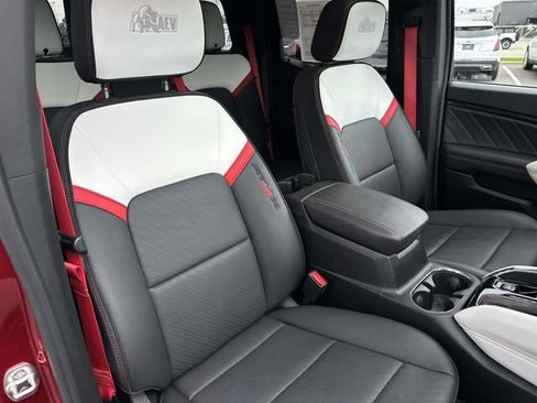 Used 2025 GMC Canyon AT4 w/ AT4X AEV Edition AWD/4WD image 23