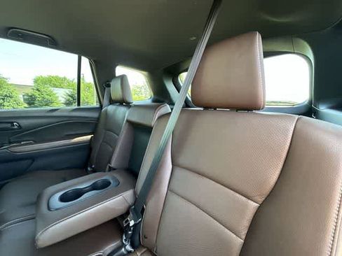 Used 2024 Honda Passport EX-L image 17