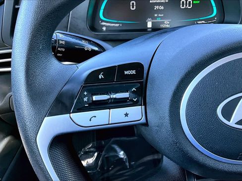 Used 2025 Hyundai Elantra Hybrid FWD image 23