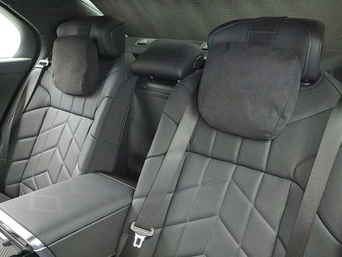 Used 2023 BMW i7 xDrive60 image 23