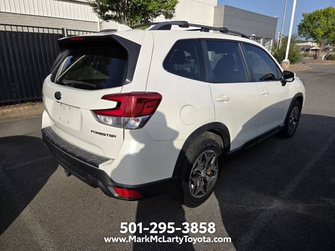 Used 2019 Subaru Forester Premium AWD/4WD image 10