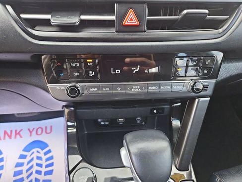 Used 2024 Kia Seltos EX AWD/4WD image 18