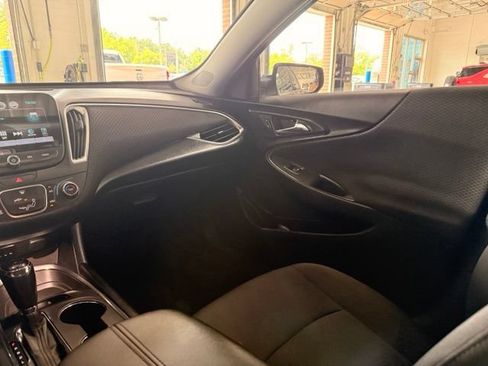 Used 2016 Chevrolet Malibu LT FWD image 21