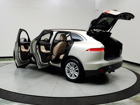 Used 2017 Jaguar F-PACE Prestige image 12