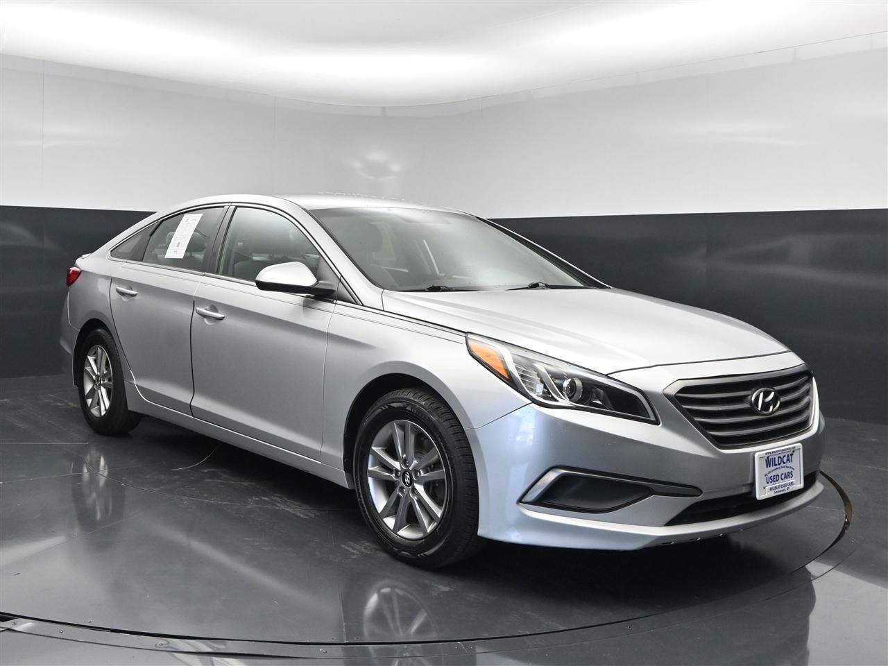 Used 2016 Hyundai Sonata SE FWD image 3