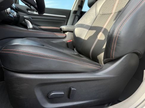 Used 2025 Nissan Altima 2.5 SR FWD image 9