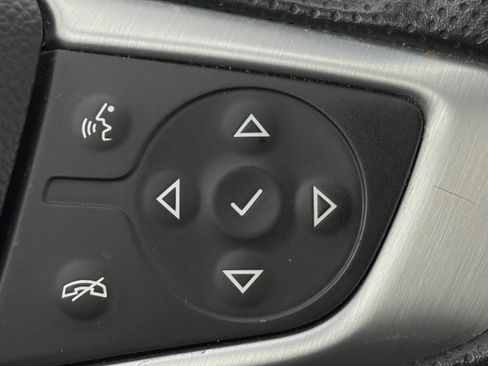 Used 2024 GMC Terrain SLE FWD image 19