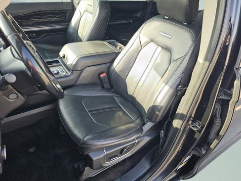 Used 2018 Ford Expedition Max Platinum image 6