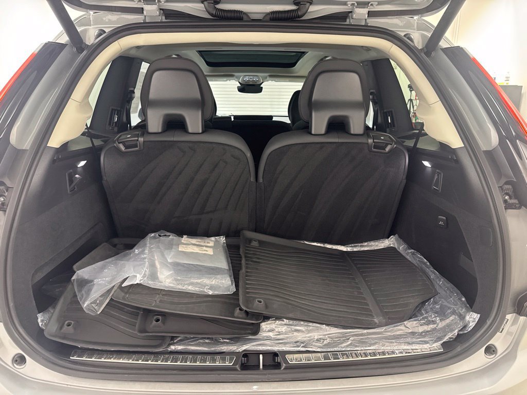 Used 2026 Volvo XC90 B5 Plus w/ Protection Package AWD/4WD image 22