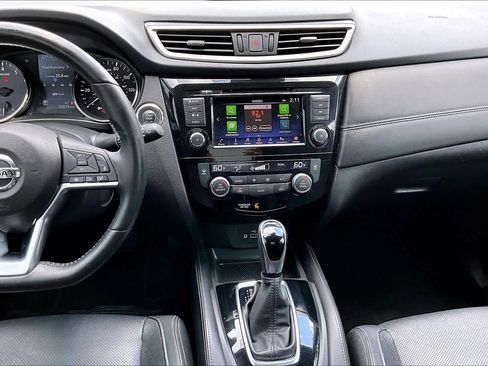 Used 2018 Nissan Rogue SL image 7