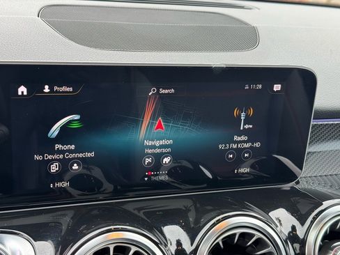 Certified 2021 Mercedes-Benz GLB 250 4MATIC image 31