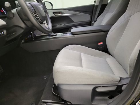 Used 2025 Toyota Camry LE image 24