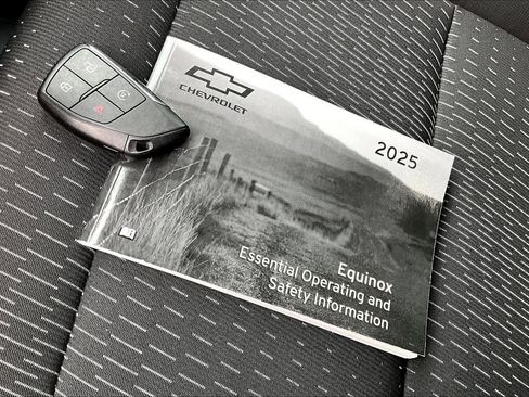 Used 2025 Chevrolet Equinox LT image 14