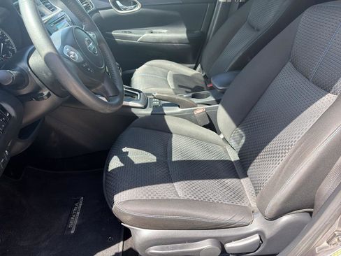 Used 2017 Nissan Sentra SR w/ SR Midnight Edition FWD image 8