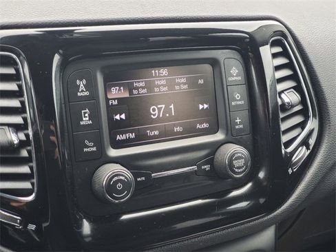 Used 2018 Jeep Compass Altitude image 16