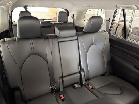 New 2026 Toyota Grand Highlander XLE AWD/4WD image 36