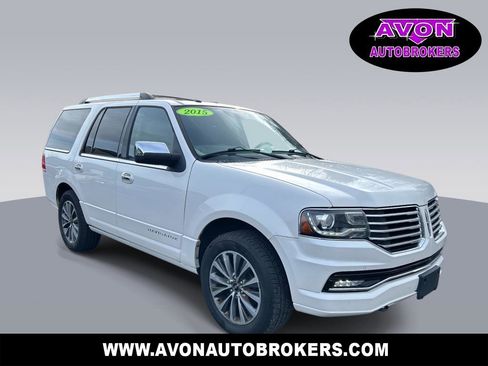 Used 2015 Lincoln Navigator 4WD 4dr 4WD image 1