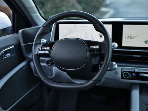 Used 2024 Hyundai Ioniq 6 SEL image 28