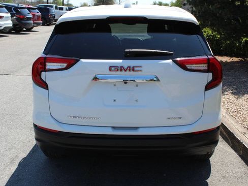 Used 2024 GMC Terrain SLE AWD/4WD image 7