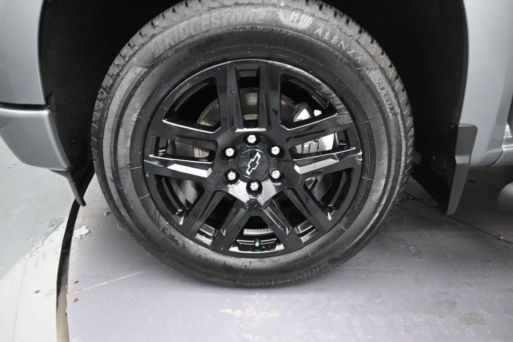Used 2024 Chevrolet Silverado 1500 Custom w/ Turbomax Blackout Package RWD image 23