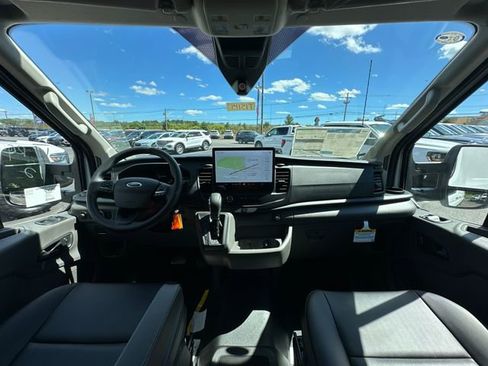 New 2025 Ford Transit 250 148 Medium Roof image 16